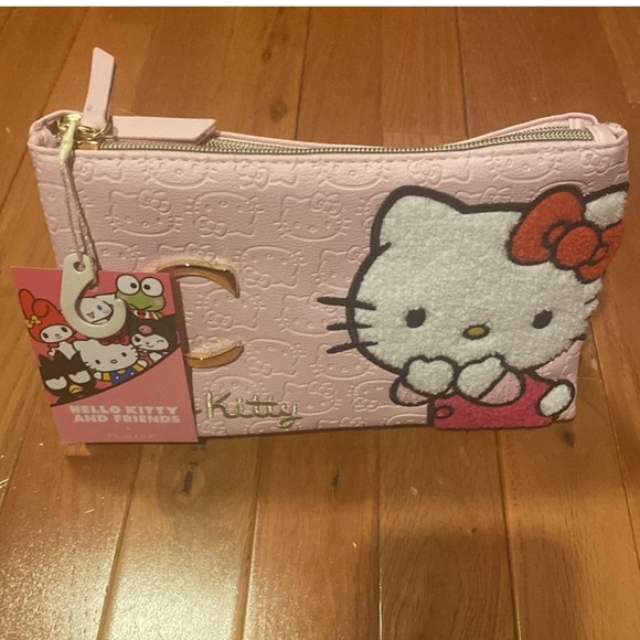 NWT Hello Kitty Pink Cosmetic pouch